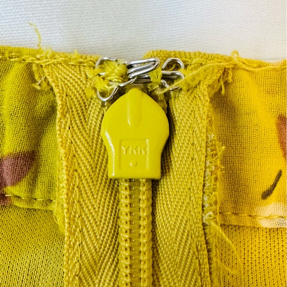 American Eagle Outfitters, yellow floral pleated skirt, size 10 - Picture 6 of 7